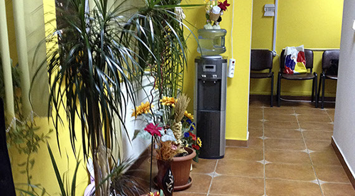 Hallway connecting the examination rooms of the Dr. Vaetisi Medical Center 